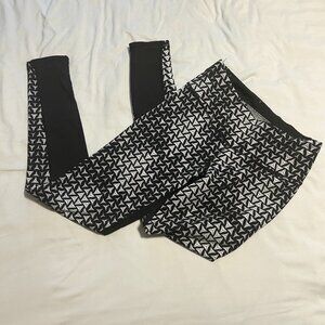 Victoria’s Secret VSX Knockout Leggings Black White Triangle Geometric Star S